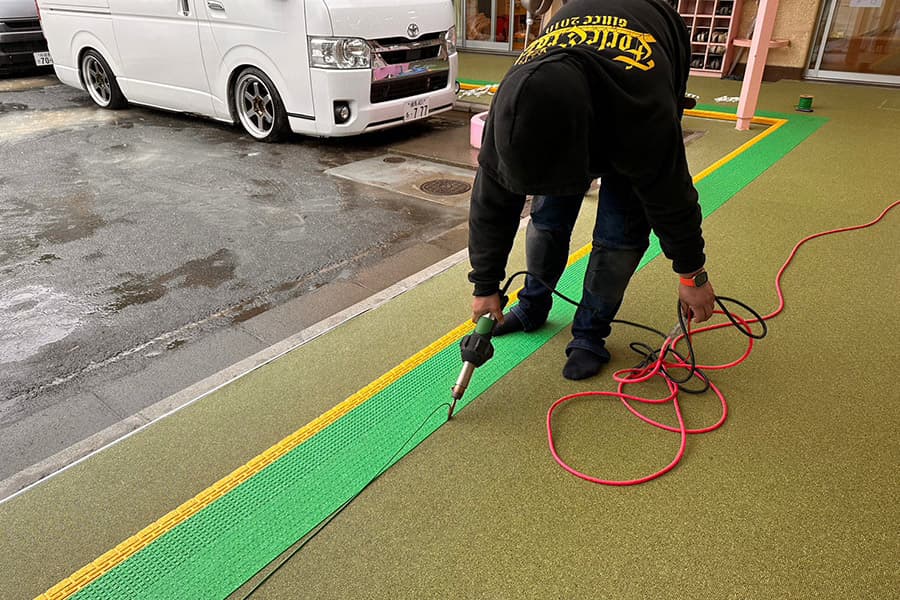 世田谷区保育園 通路タキステップ防滑シート施工